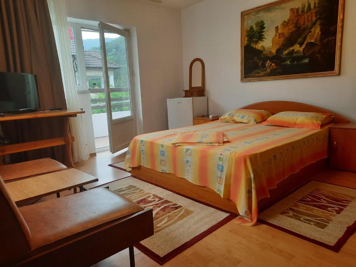 Appartement Casa Lica à Căciulata Extérieur photo